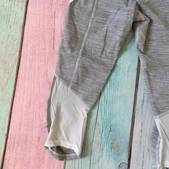 Lululemon capri pants - Picture 7 of 10
